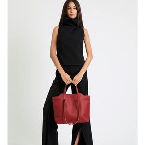 MILA tote in red pebbled leather